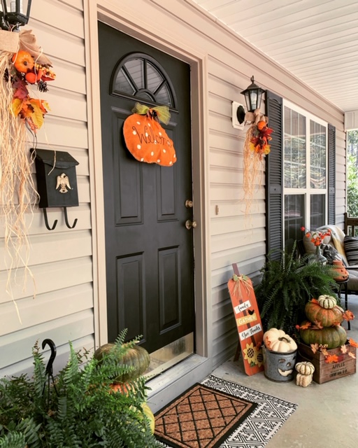 Four ways to add Fall to your front porch