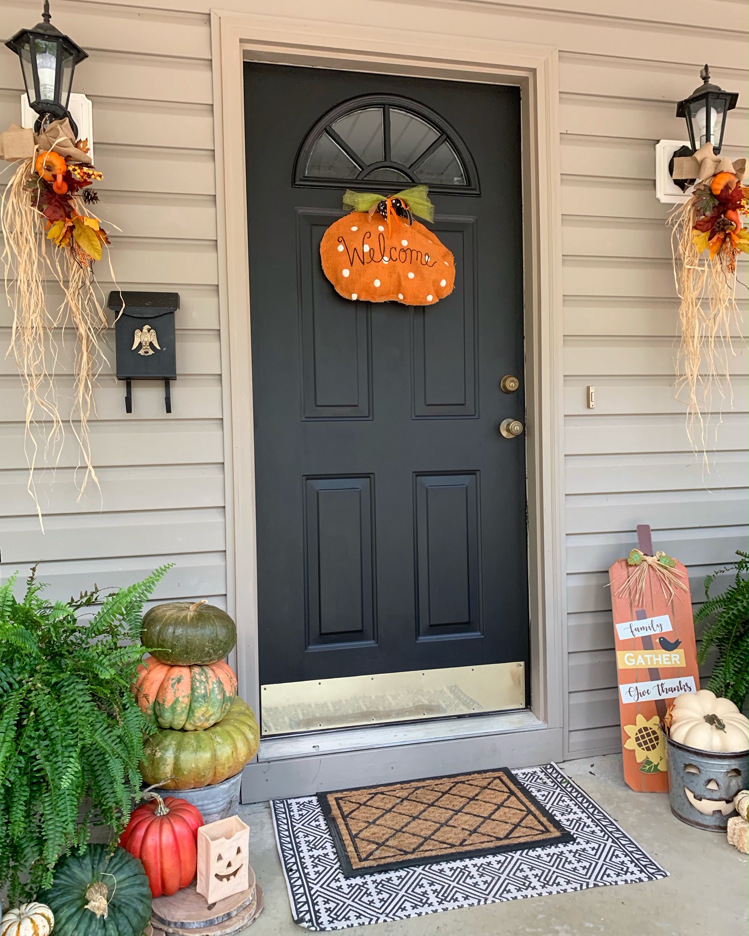 Four ways to add Fall to your front porch