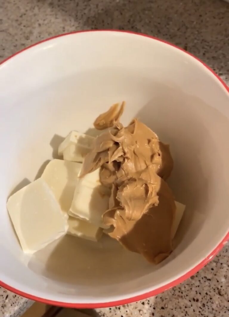 Easy Candy Recipe for Christmas {Cap'n Crunch Candy}