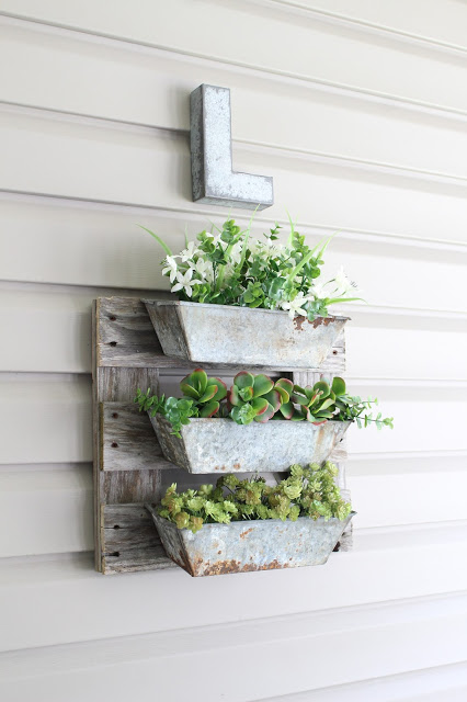 An easy DIY pallet project using turpentine boxes and salvaged pallet wood