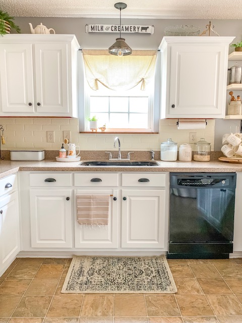 white kitchen cabinets, white kitchen, cottage kitchen, white cottage style kitchen