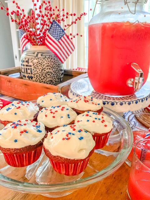 red velvet patriotic cupcakes, patriotic cupcakes, red velvet cupcakes, red white and blue cupcakes