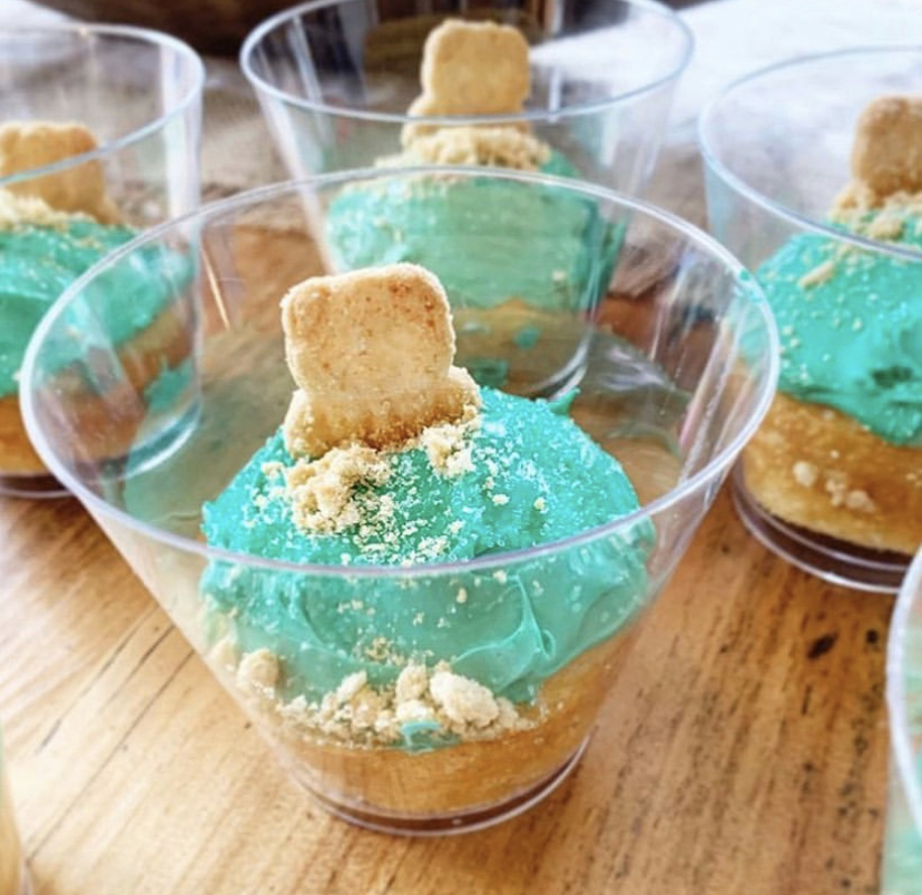 A cupcake dessert to celebrate Groundhog Day