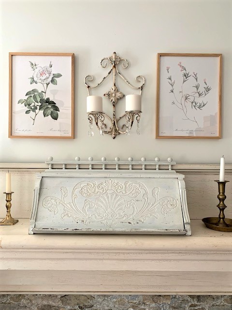 cottage style mantel decor