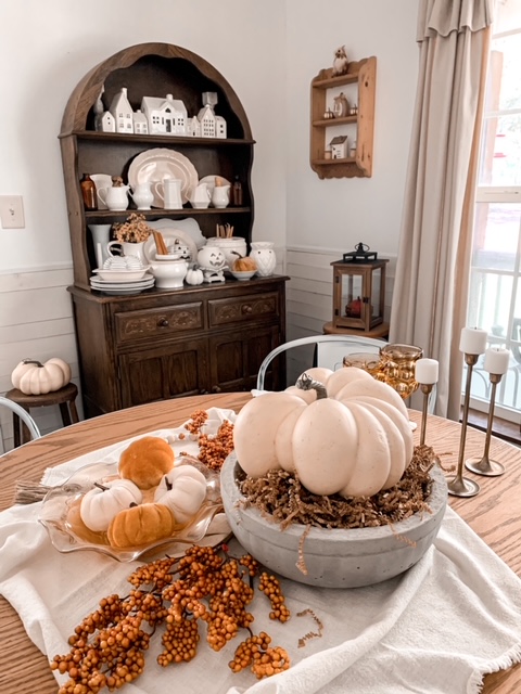 autumn vibes in the dining room