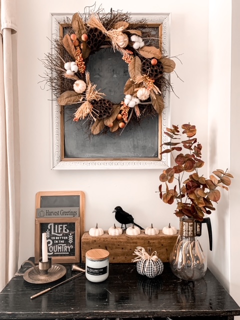 fall decor vignette