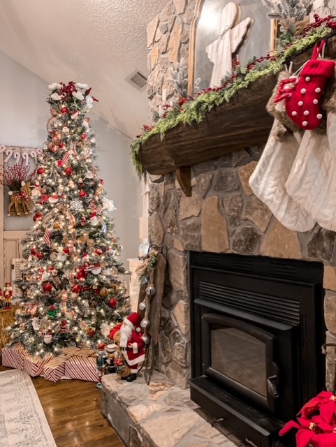 Our Cozy Christmas Cottage < At Home in the Wildwood