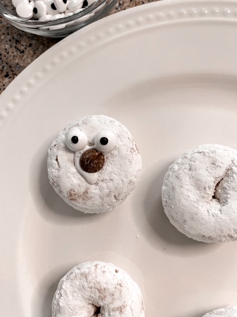nose and eyes for polar bear donuts