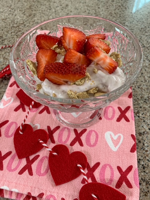 strawberry yogurt parfait