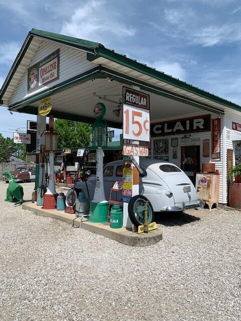 historic Sinclair gas station along Route 66